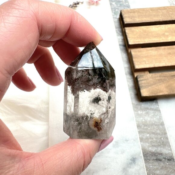 Mini Garden Quartz Polished Point - Picture 4 of 9